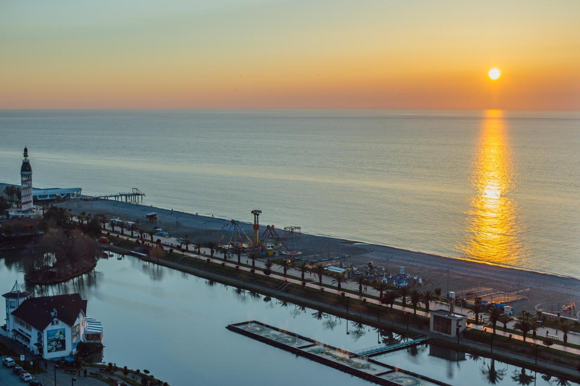 Your Sunshine Apartments Batumi Eksteriør bilde